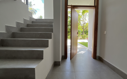 Stunning 5-Bedroom Villa with Private Pool Steps from the Beach